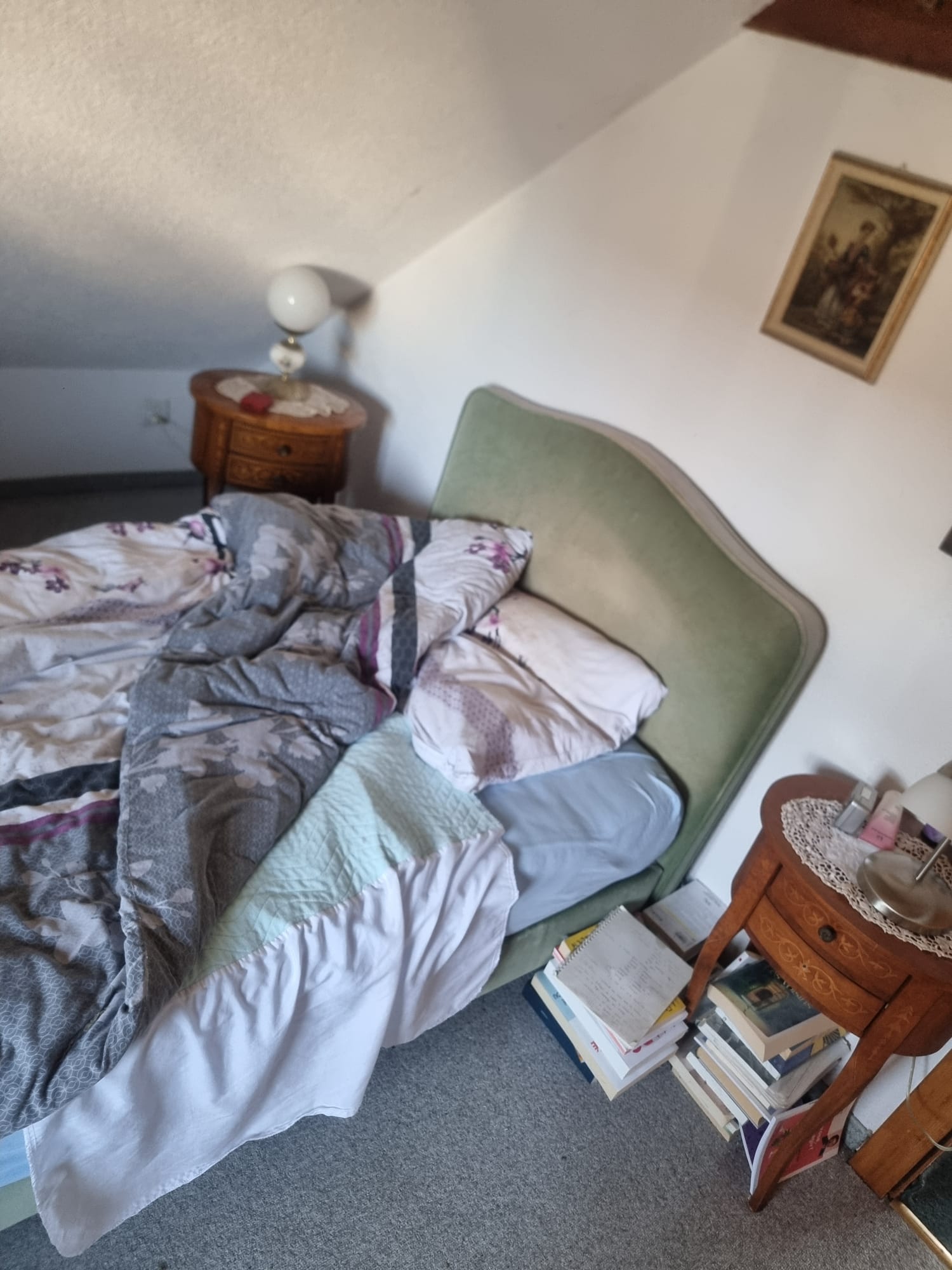 Schlafzimmer und Dachwohnung geräumt
